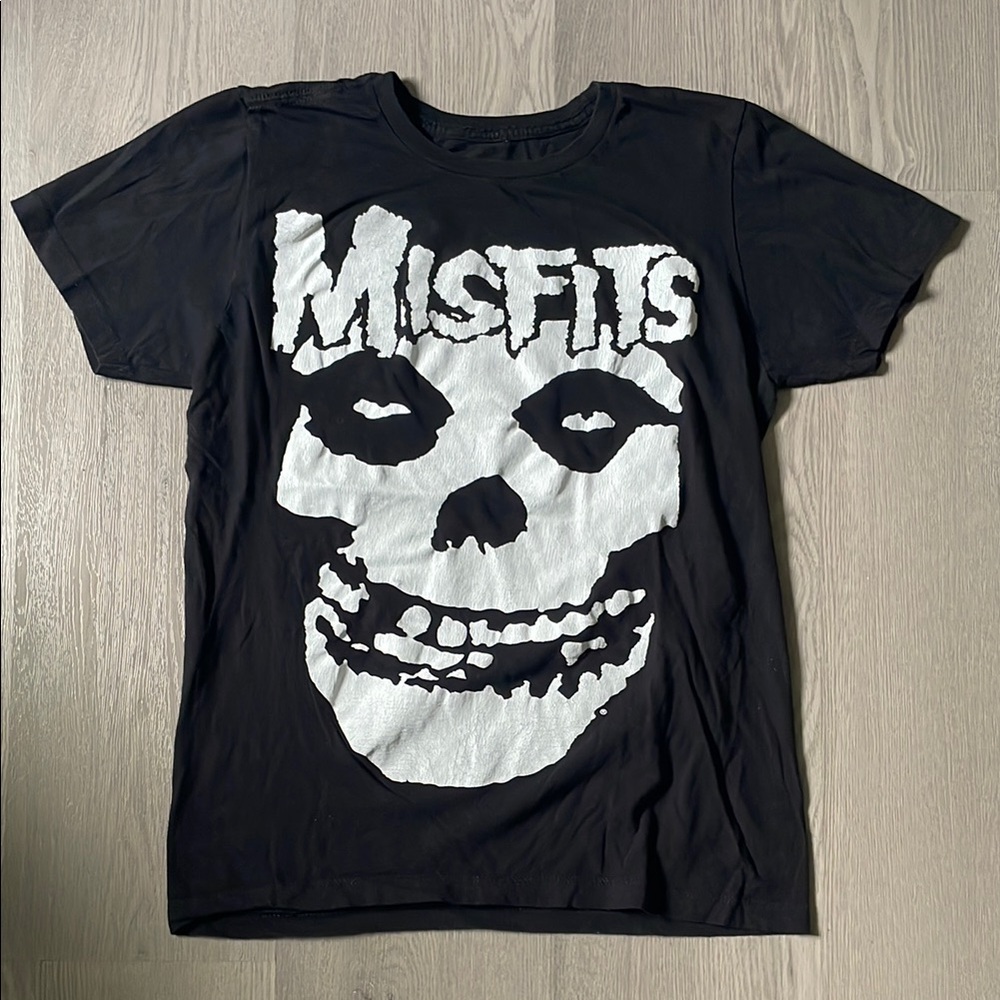 Black Skull Graphic Tee